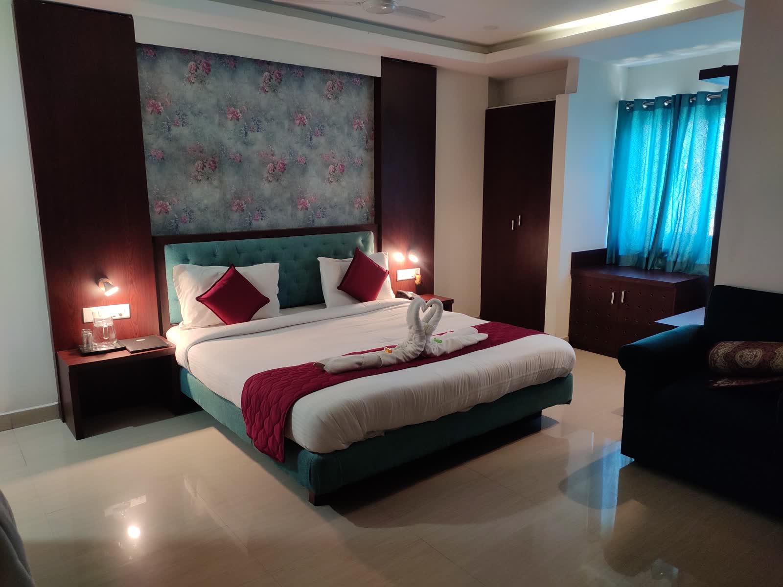 Honeymoon Suite